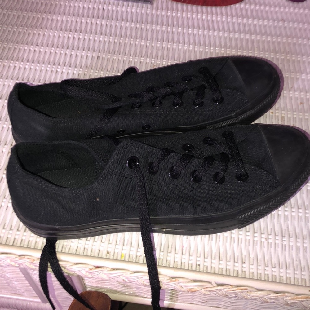All black converse all stars Women’s size 10